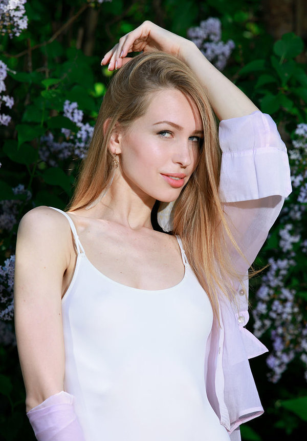 Злата, 23
